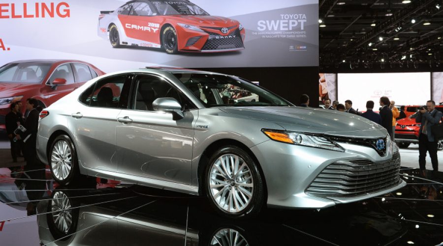 Next Generation Toyota Camry Hybrid Revealed at 2017 NAIAS